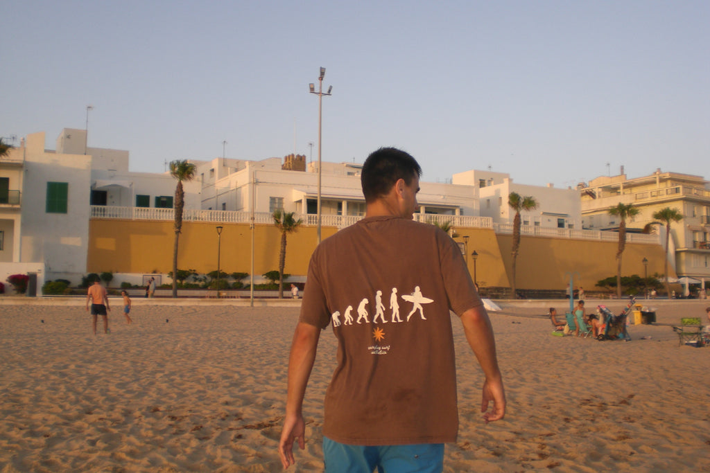 BORN TO SURF TEE